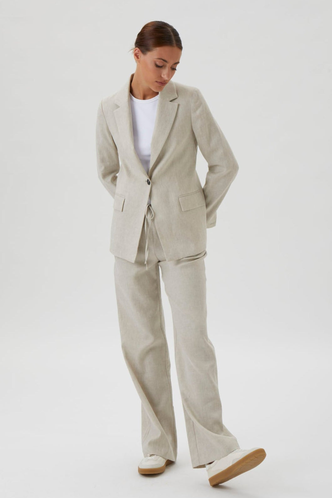 Short-Sleeve Fitted T-Shirt in Nair - White