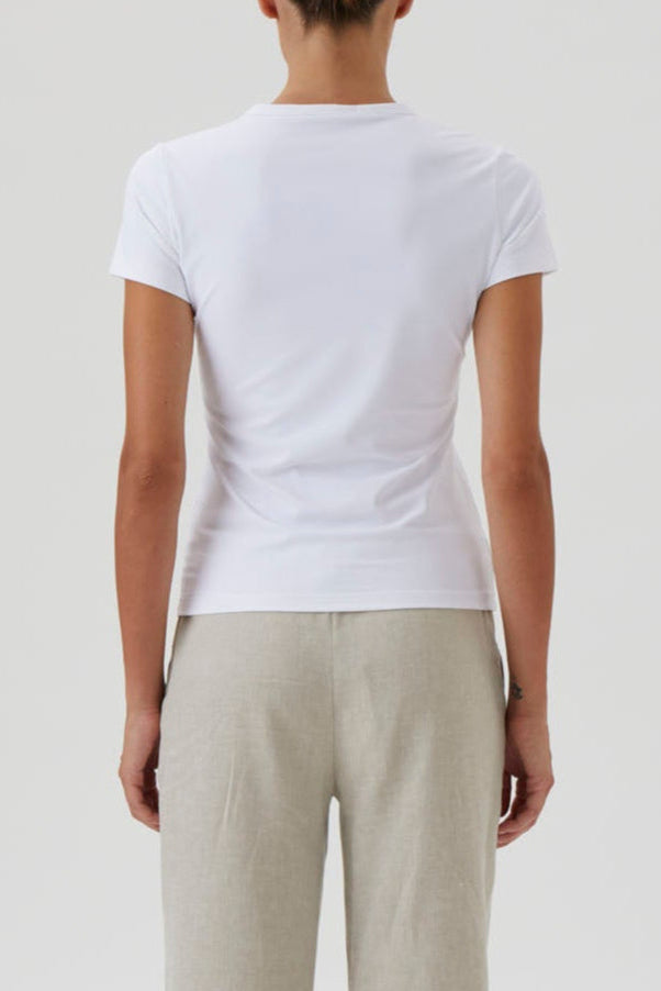 Short-Sleeve Fitted T-Shirt in Nair - White