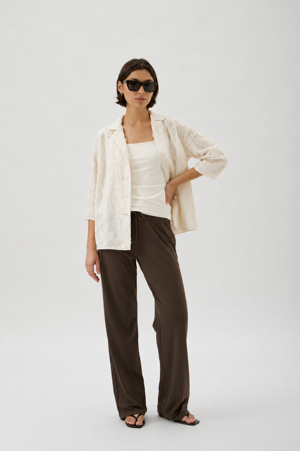 Elise Gug double-layer tank top NILO Cream – styled with white blazer and wide-leg trousers