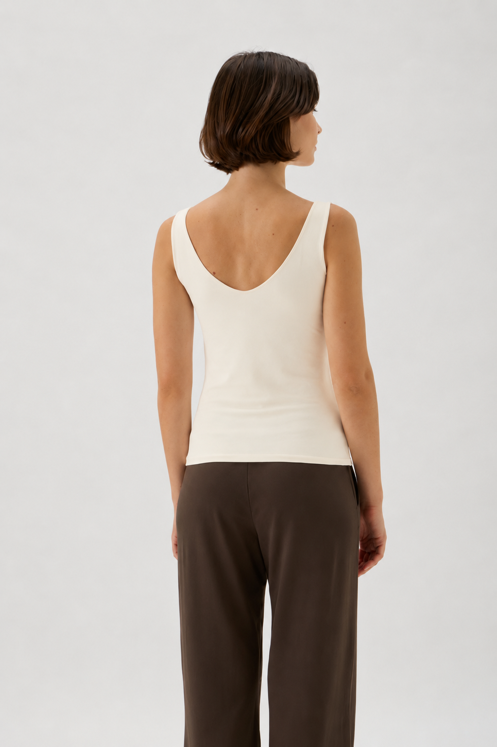 Elise Gug double-layer tank top NILO Cream – back view showing V-neckline