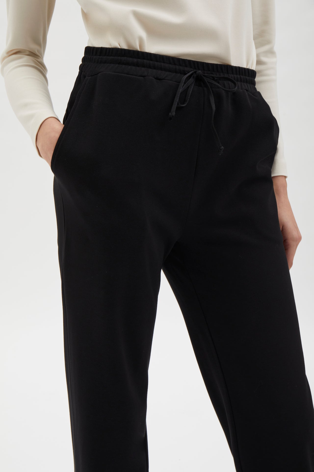 Relaxed Wide-Leg Trousers - Black