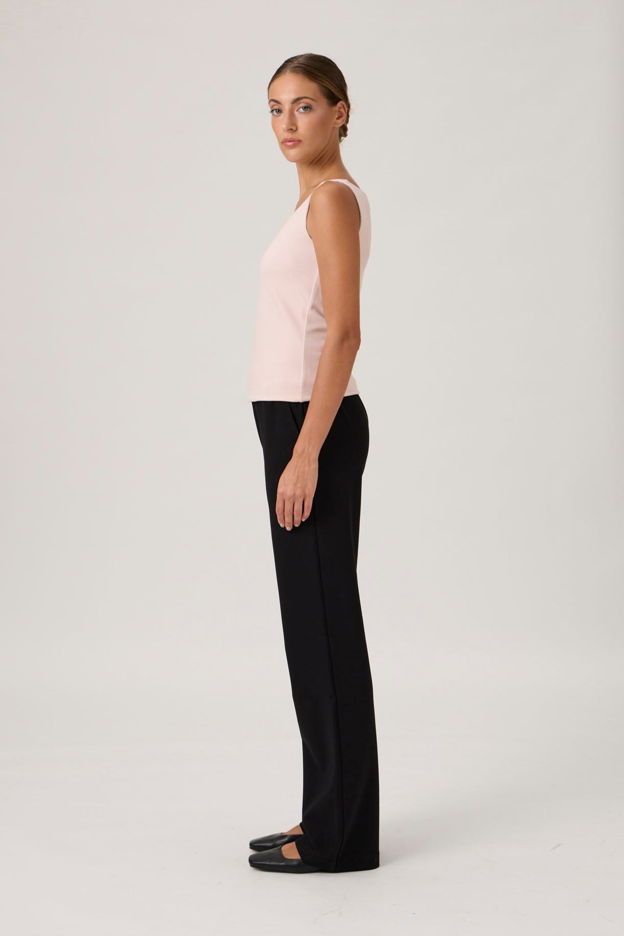 Sleeveless Tank Top with a back pearl detail - Rosa