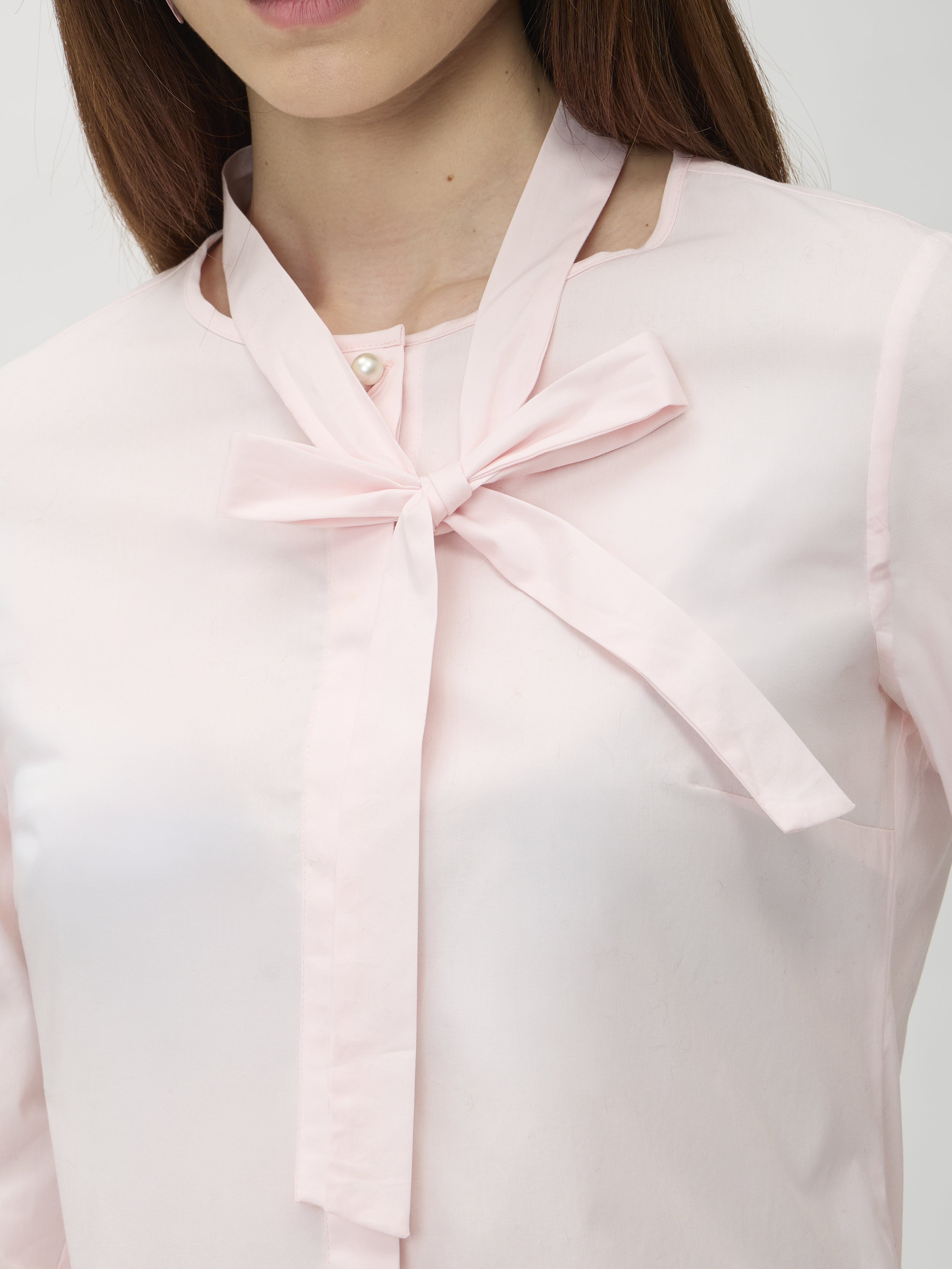 Blouse with Scarf in Bormio Rosa – scarf and neckline detail with pearl button – ELISE GUG
