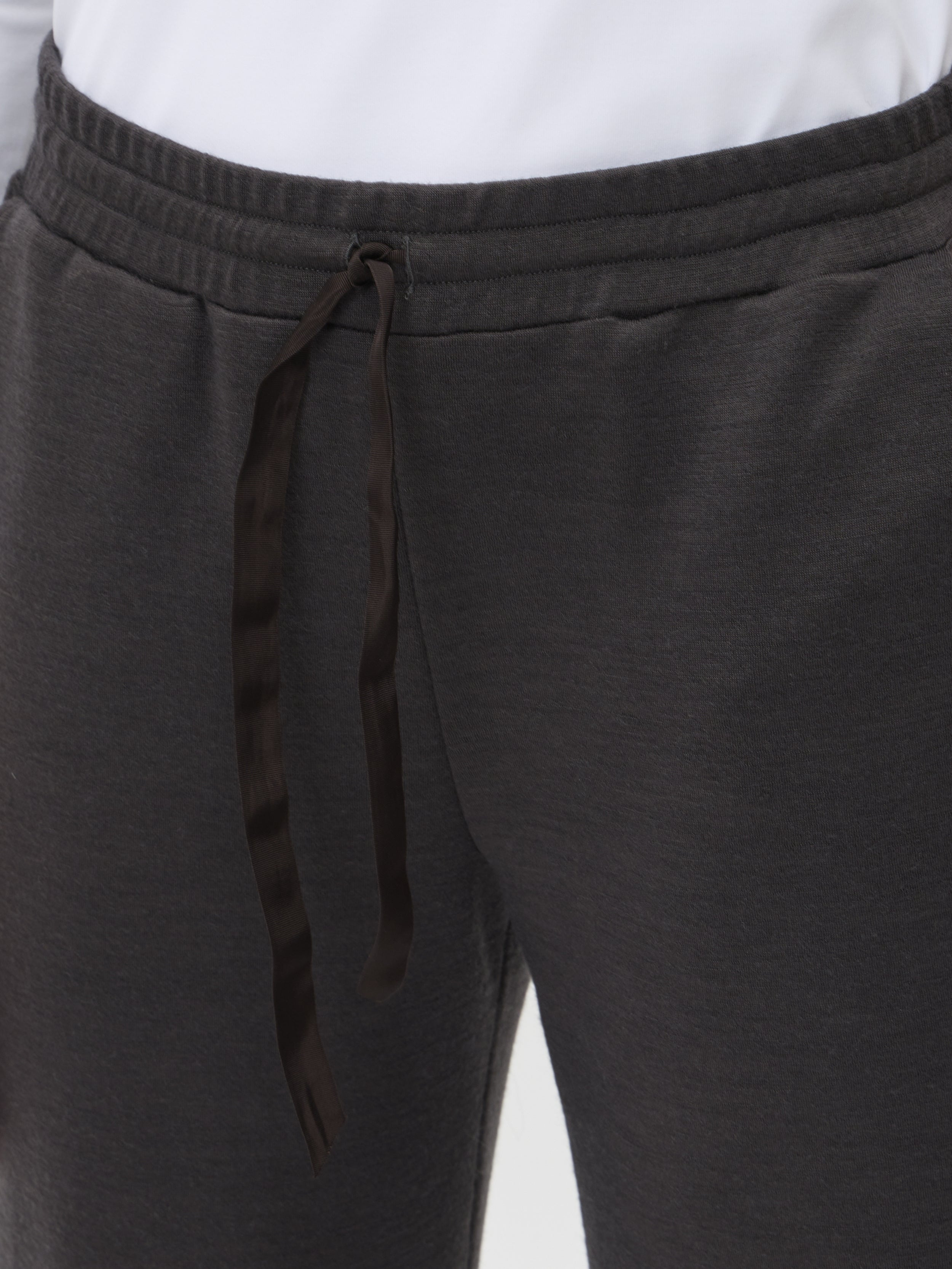 Straight-Legged Trousers in Darfo 4026 Caffe – waistband and drawstring detail, front