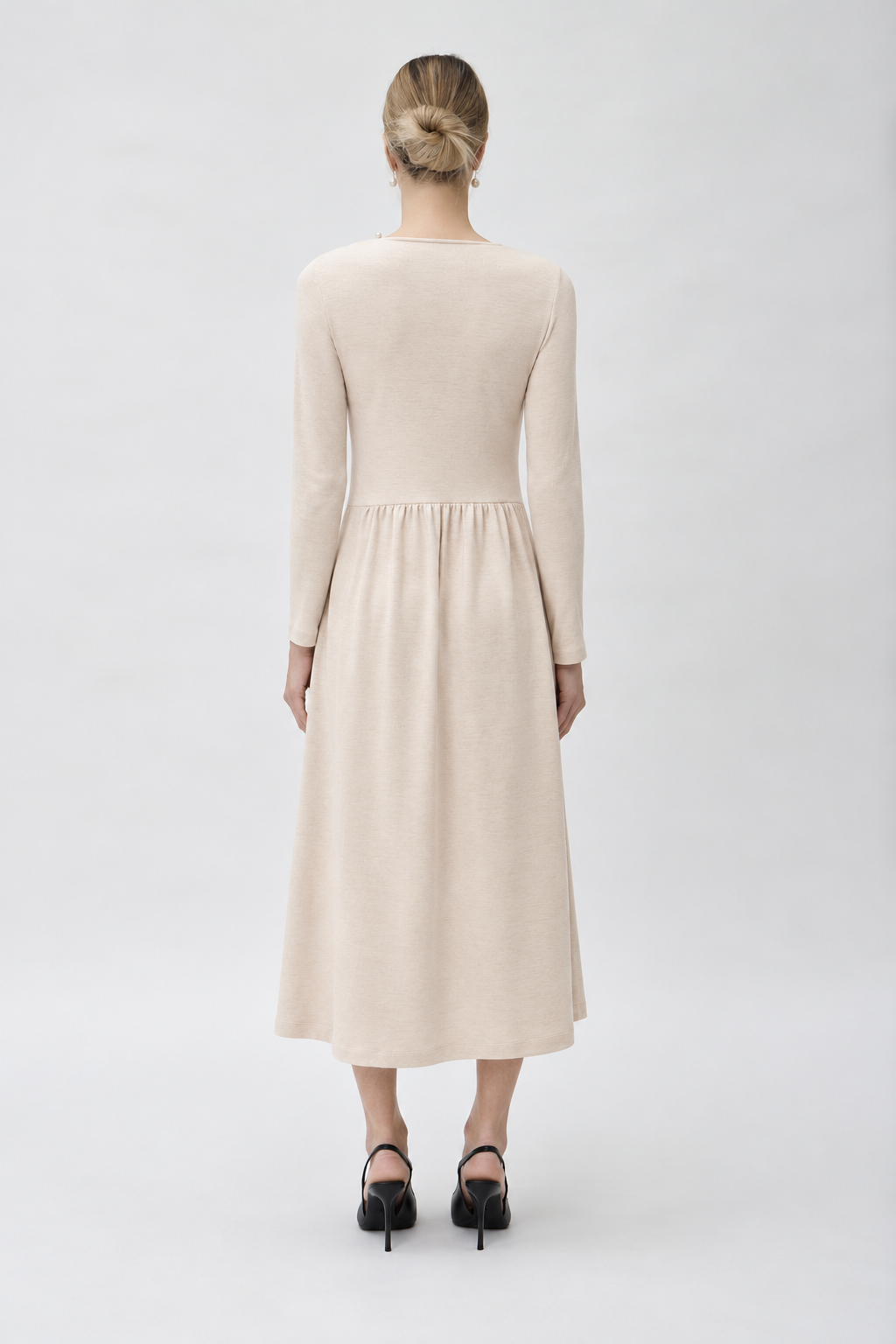 Dress Long Wrinkled at Waist in Darfo – 9483 Cream