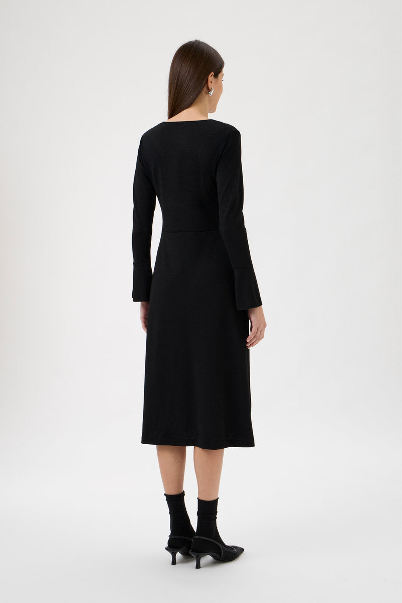 Dress With Flared Bottom Sleeve - 9504 Black
