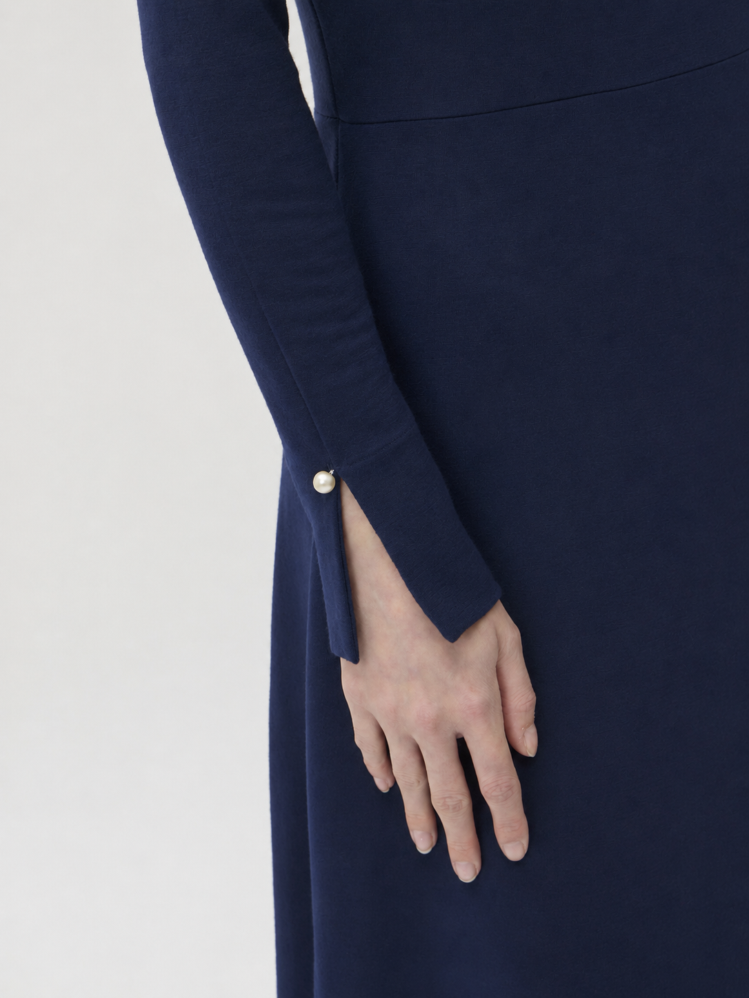 Dress Pleated Shoulder in Darfo – 9523 Blue