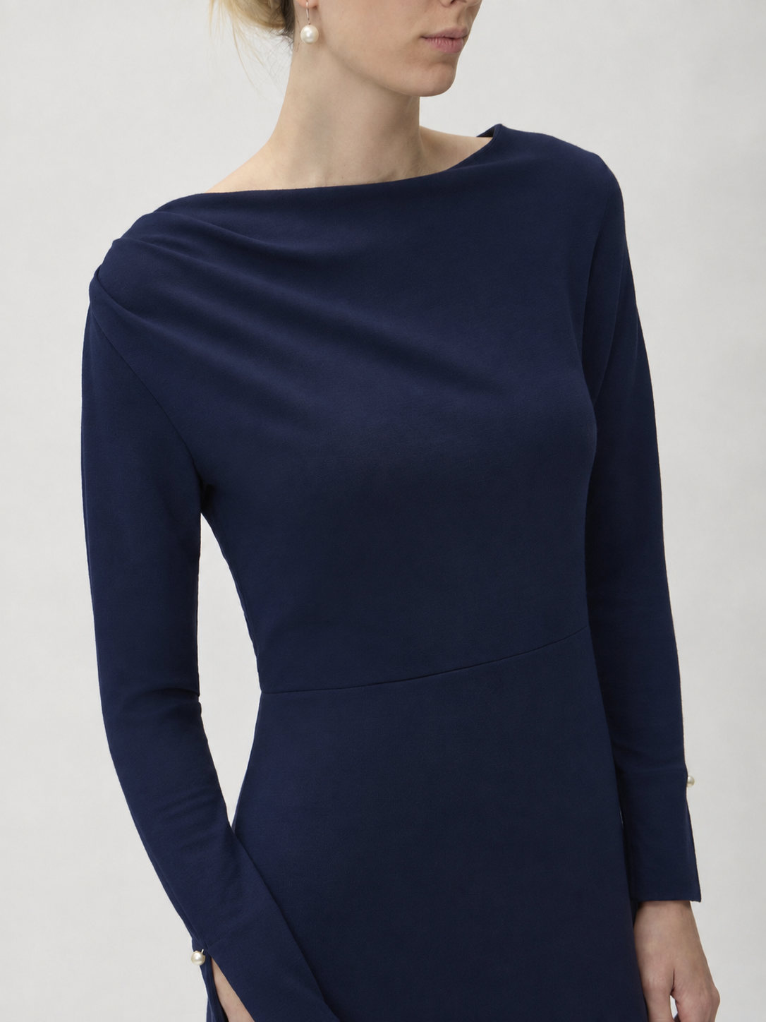 Dress Pleated Shoulder in Darfo – 9523 Blue