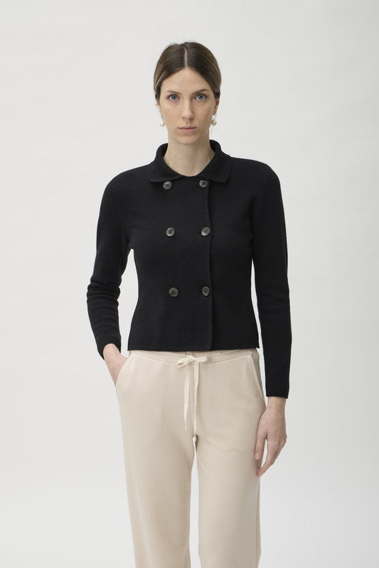Front – fitted silhuet og lukning