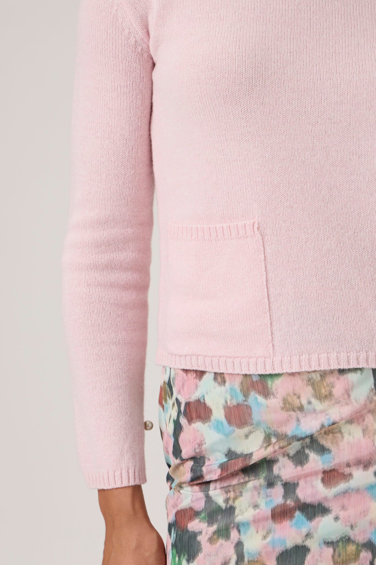 Soft Wool-Cashmere Sweater with Patch Pockets - 7067PT - Rosa