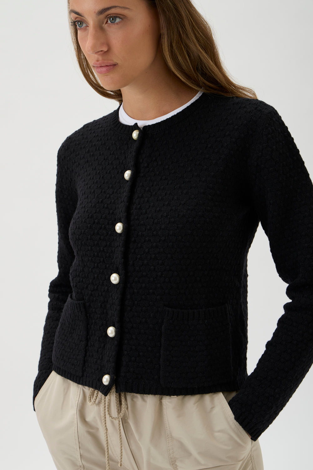 Merino Cardigan with Pearl Details – Matis Jacquard 7082 Black