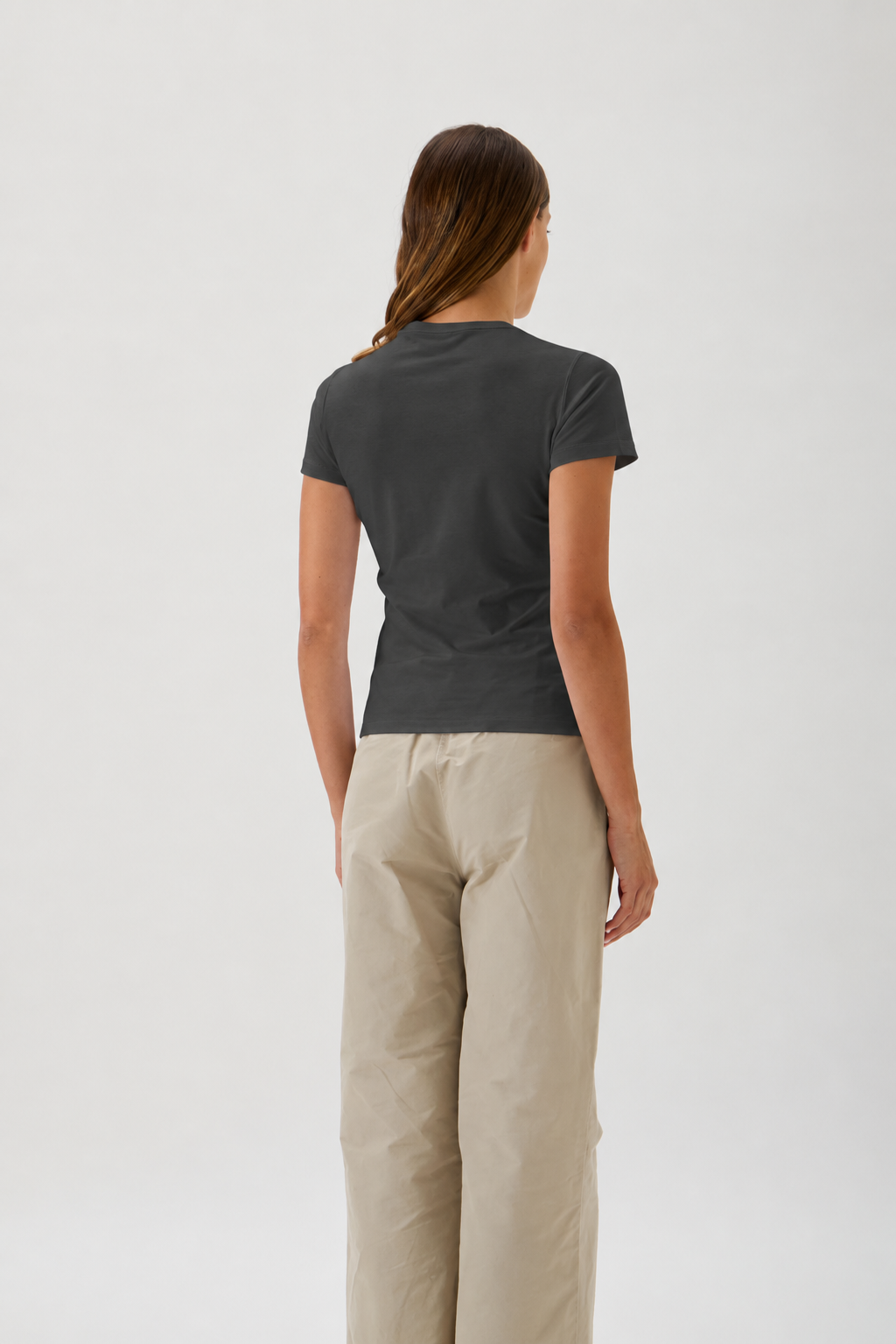 Short-Sleeve Fitted T-Shirt in Nair - 1002 Black