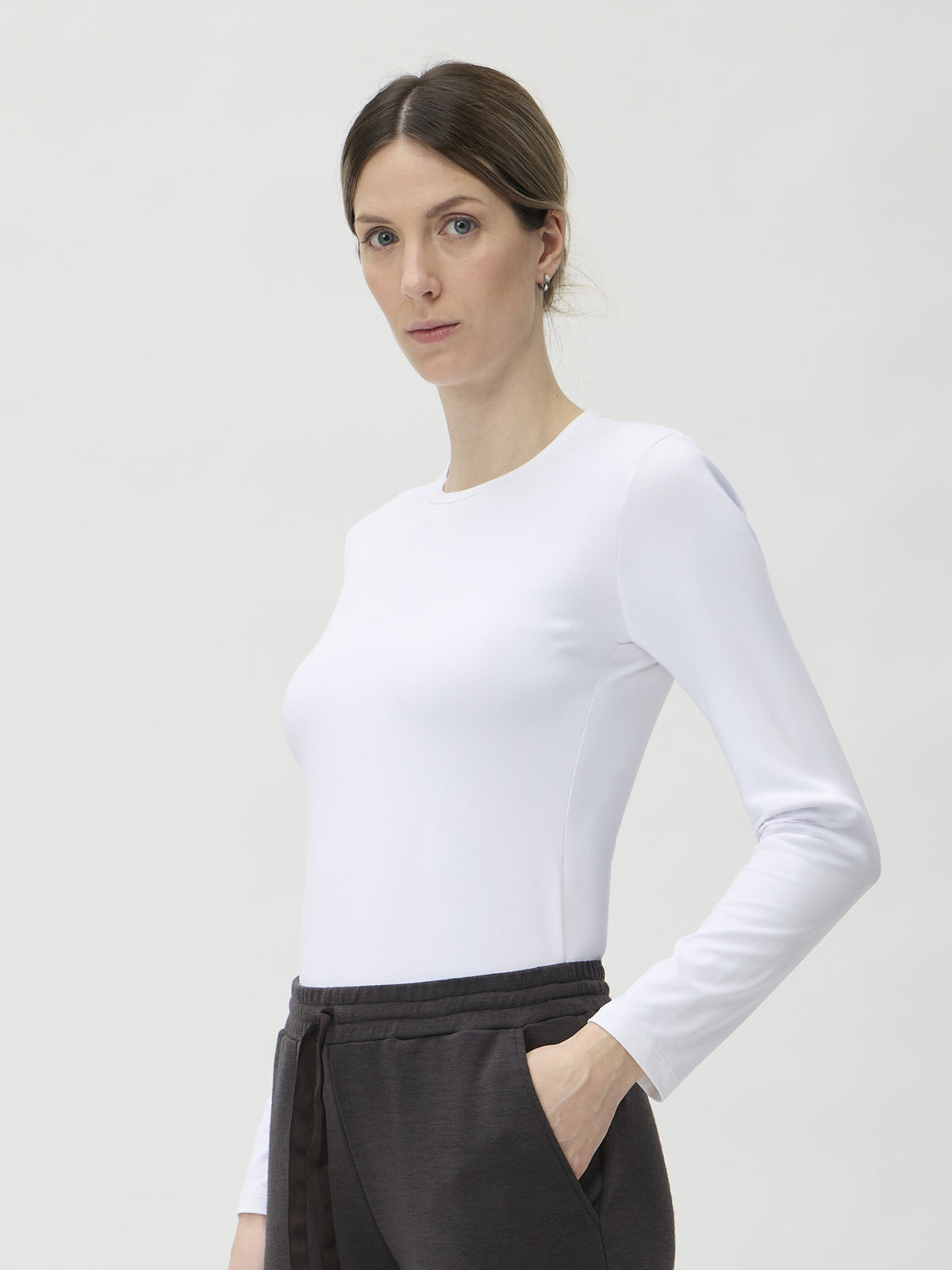Long-Sleeve Fitted T-Shirt in Nair – 1002ML White