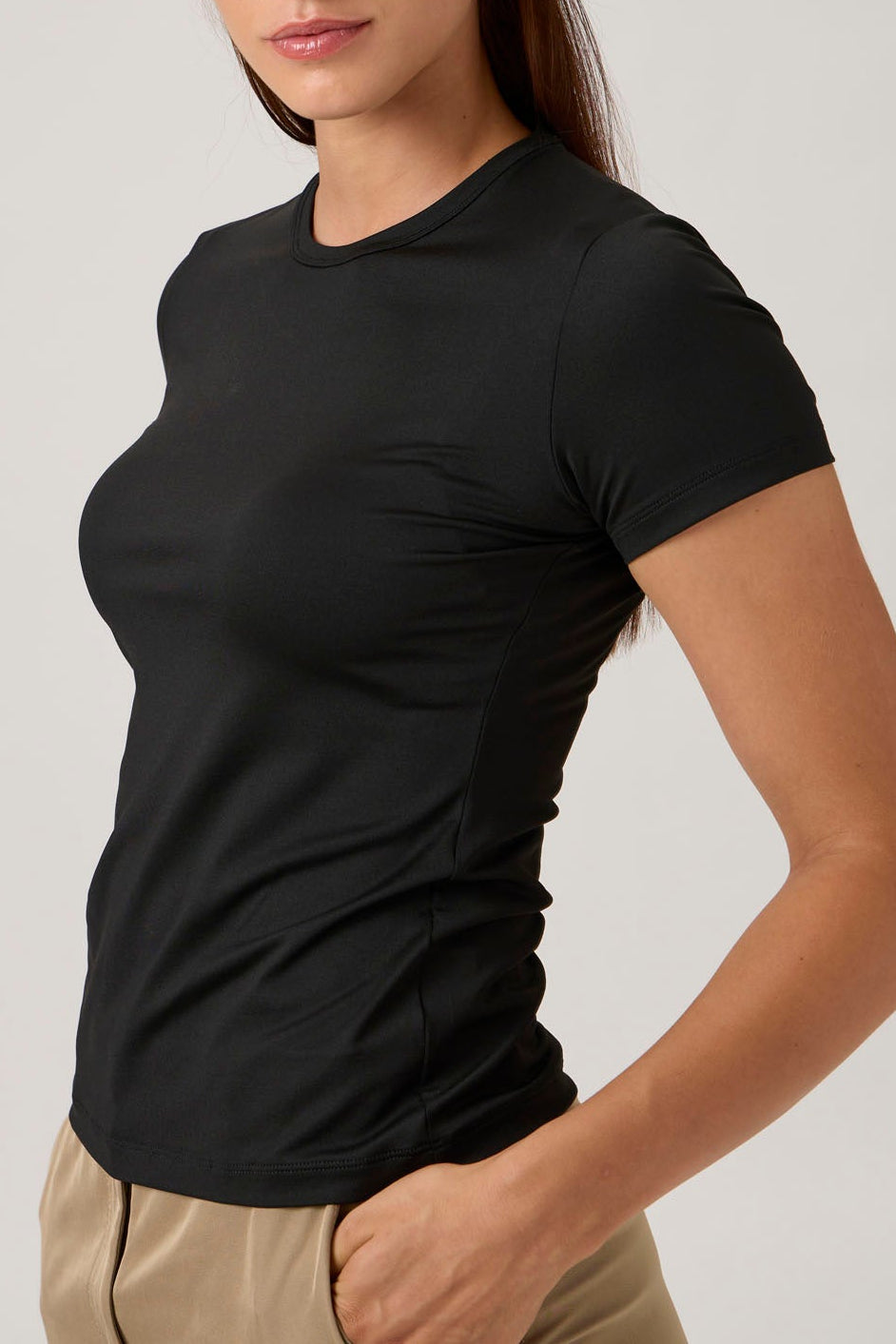 Short-Sleeve Fitted T-Shirt in Nair - Black