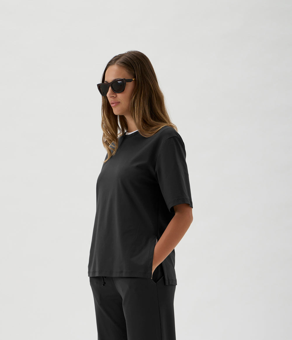 Oversized T-Shirt with Side Slits – Nair 1197 BLACK