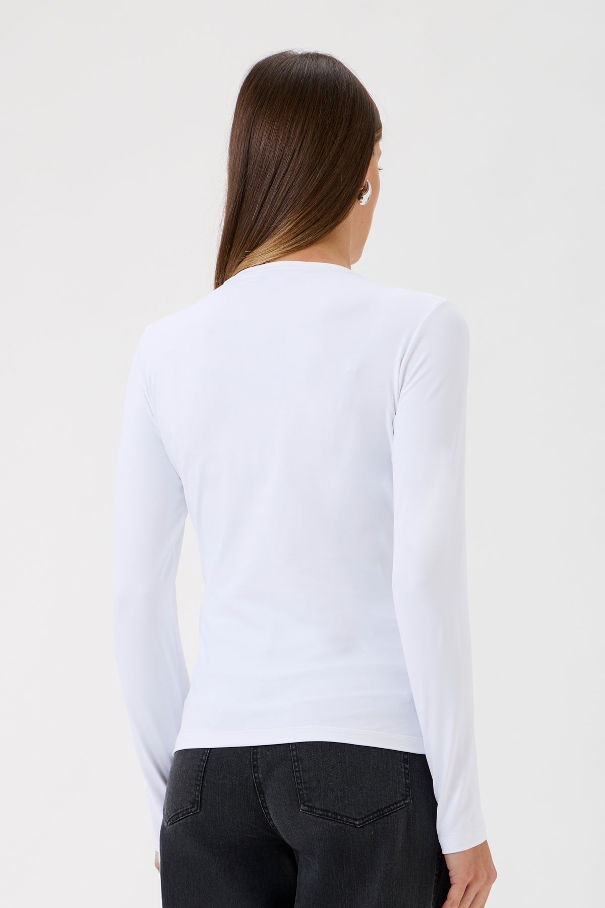 Long-Sleeve Fitted T-Shirt in Nair - White