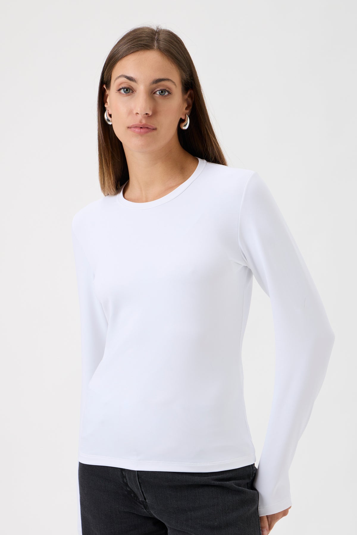 Long-Sleeve Fitted T-Shirt in Nair - White