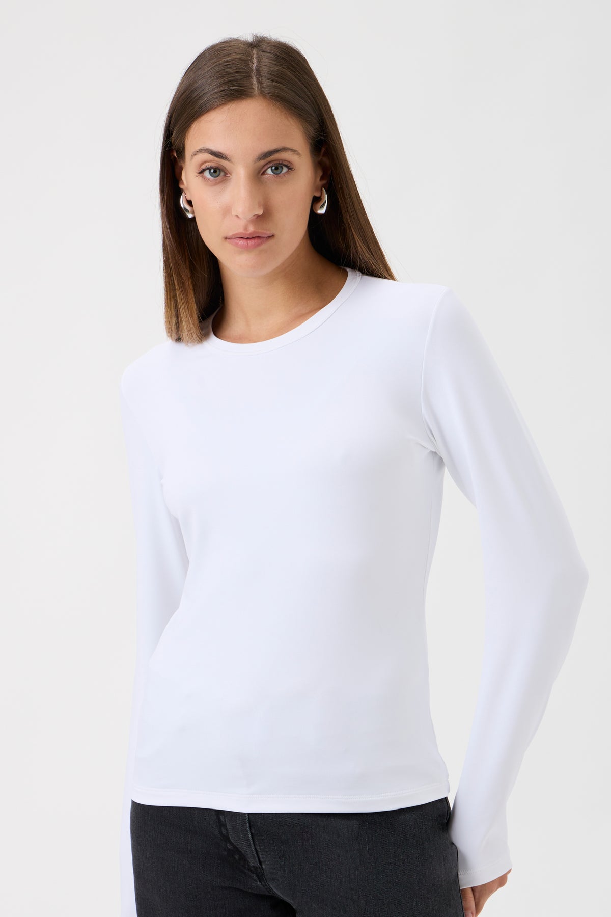 Long-Sleeve Fitted T-Shirt in Nair - White