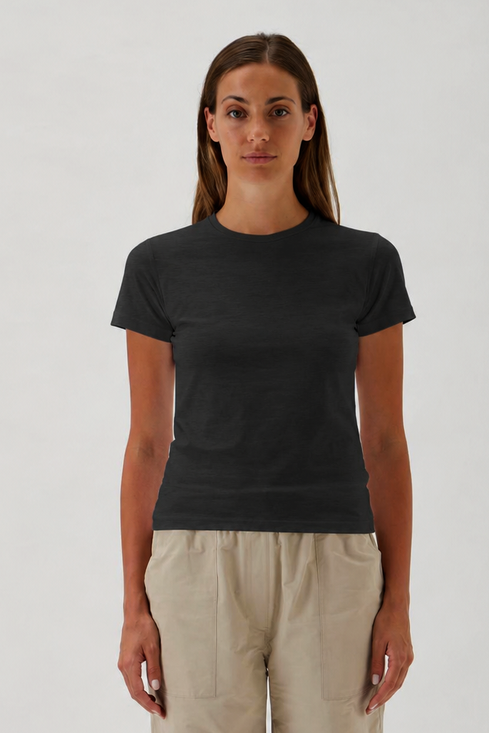 Short-Sleeve Fitted T-Shirt in Nair - 1002 Black