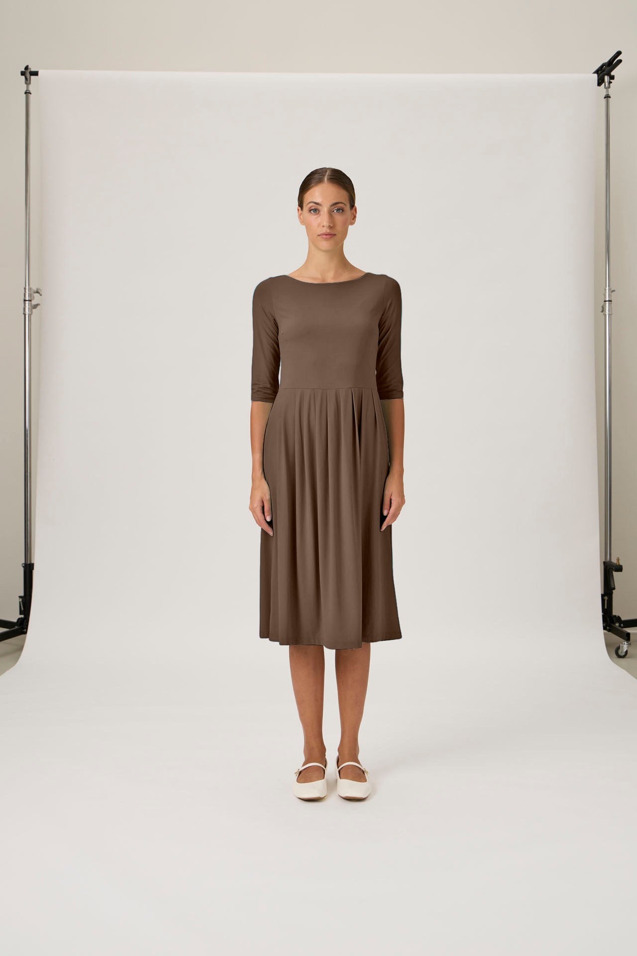 Dress with Pleated Skirt – Nilo 9498 Nocciola