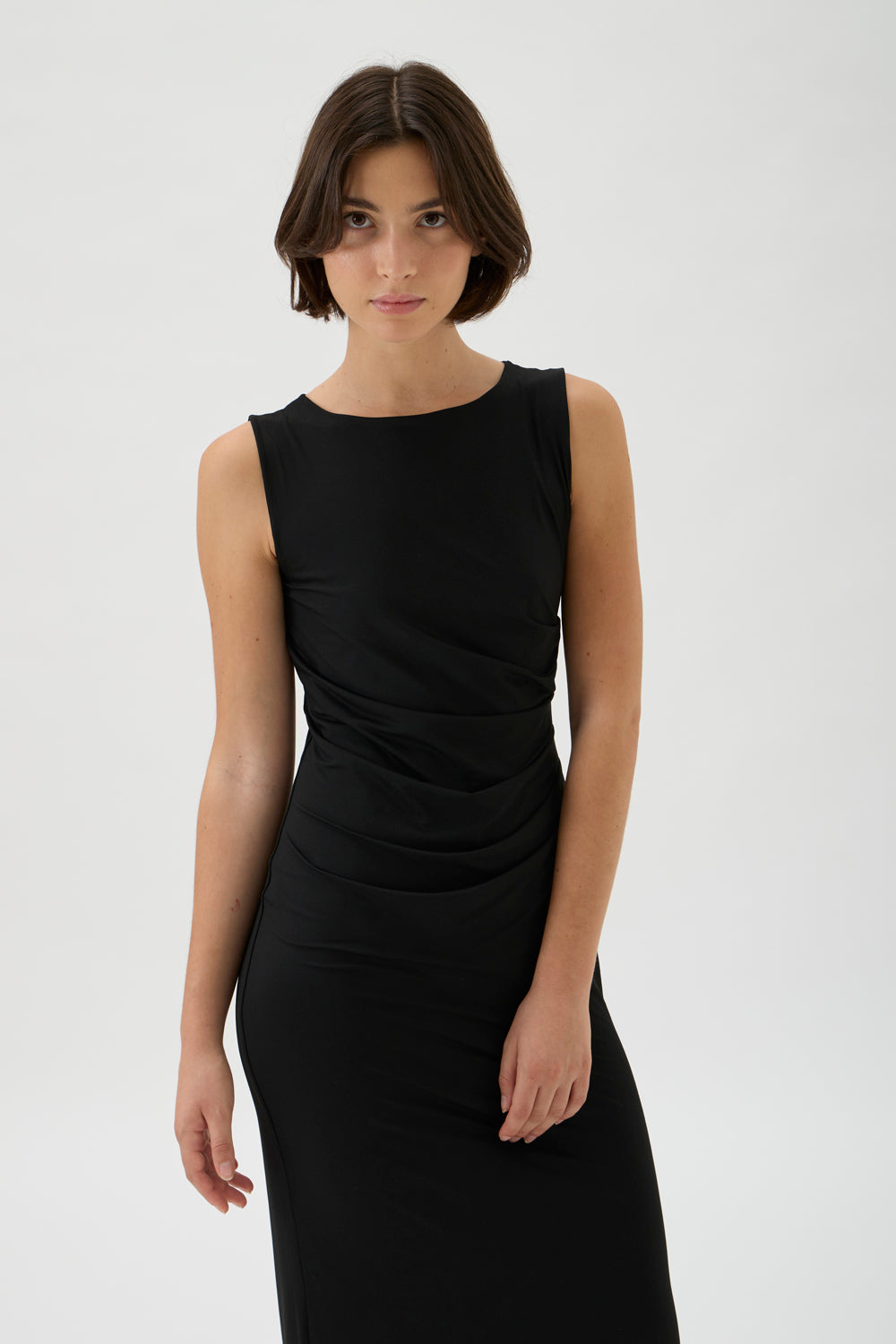 Long Sleeveless Dress with Side Pleats – Nilo 9513 BLACK