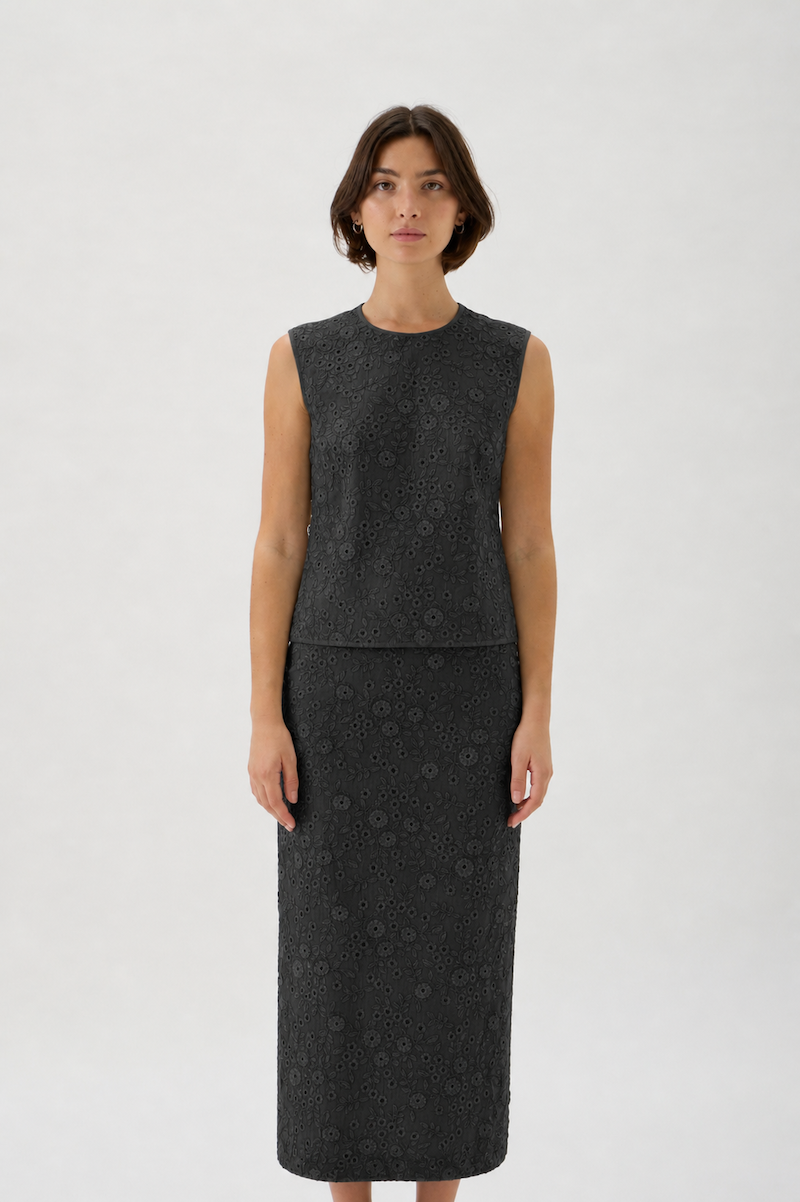 Sleeveless Embroidered Blouse – 2244 Ricamo 2244 BLACK