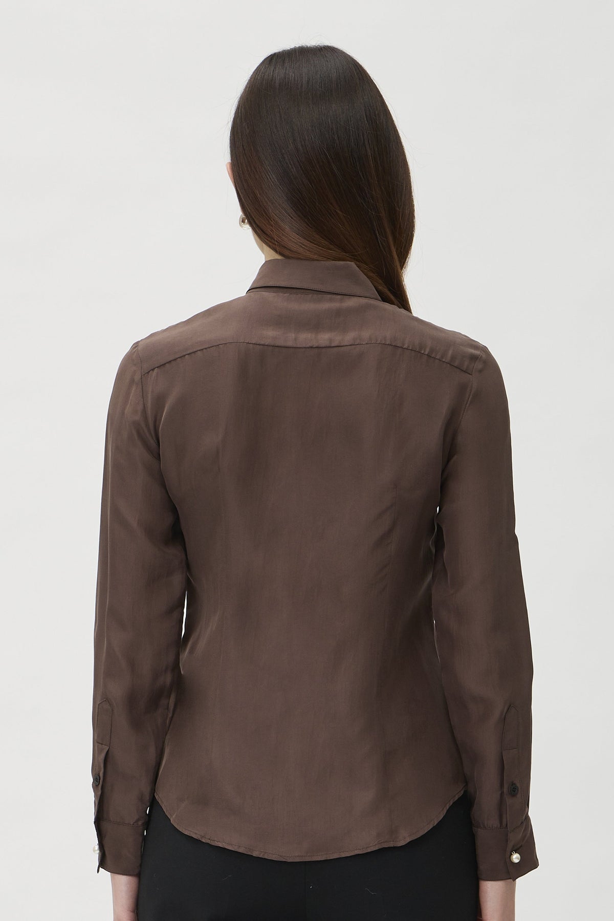 Shirt with Pin on Collar in Seta – 2207P Brown