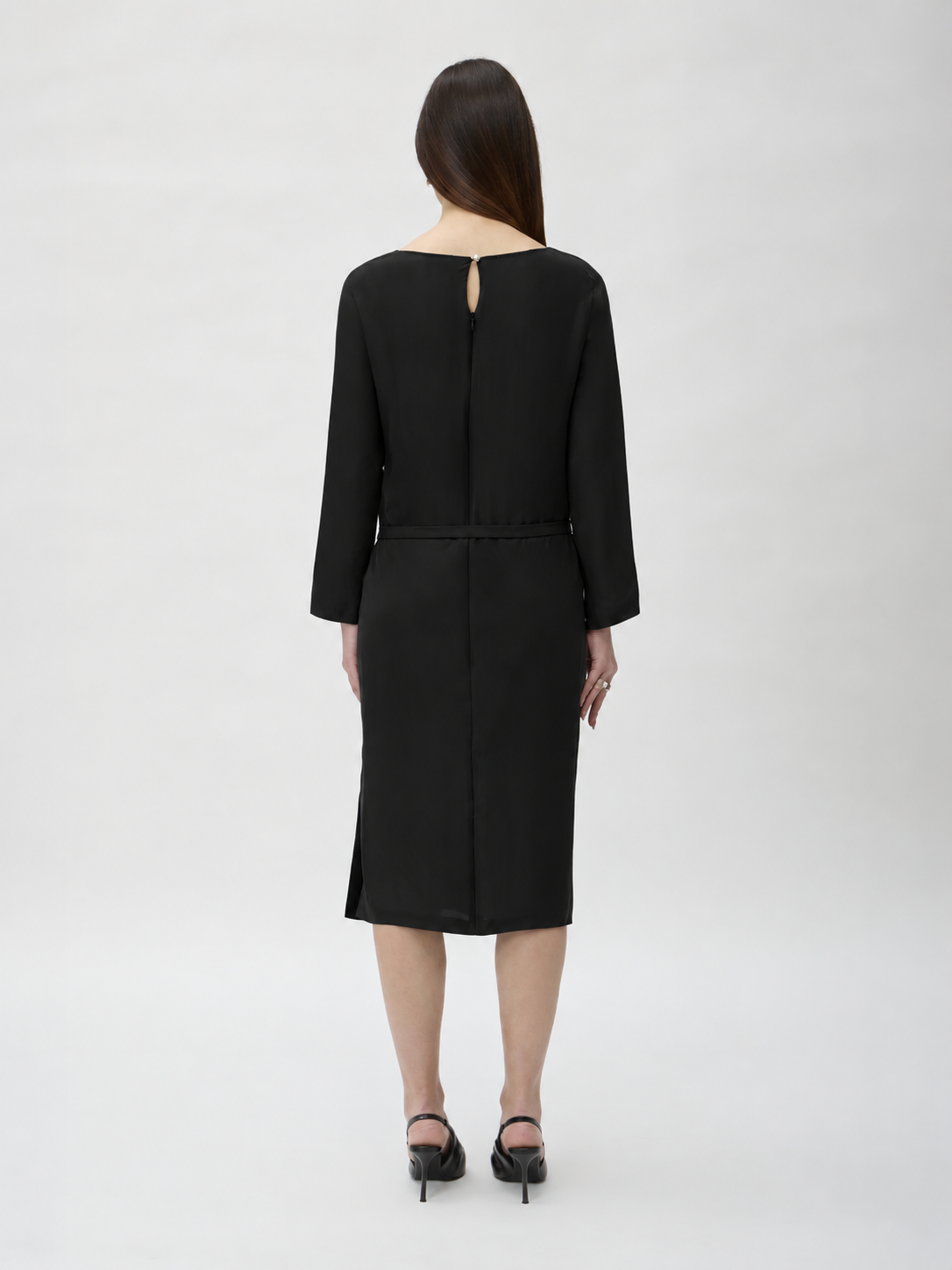 Straight Dress with Pleated Shoulders – Seta 9522 Black