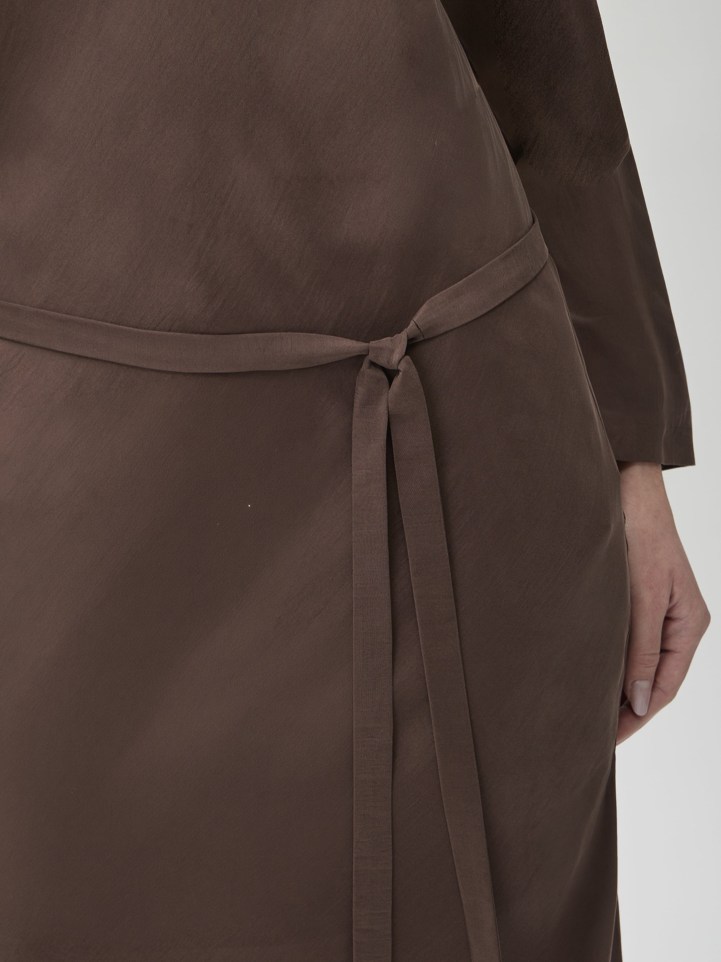 Dress Straight Pleated Shoulder in Seta – 9522 Brown