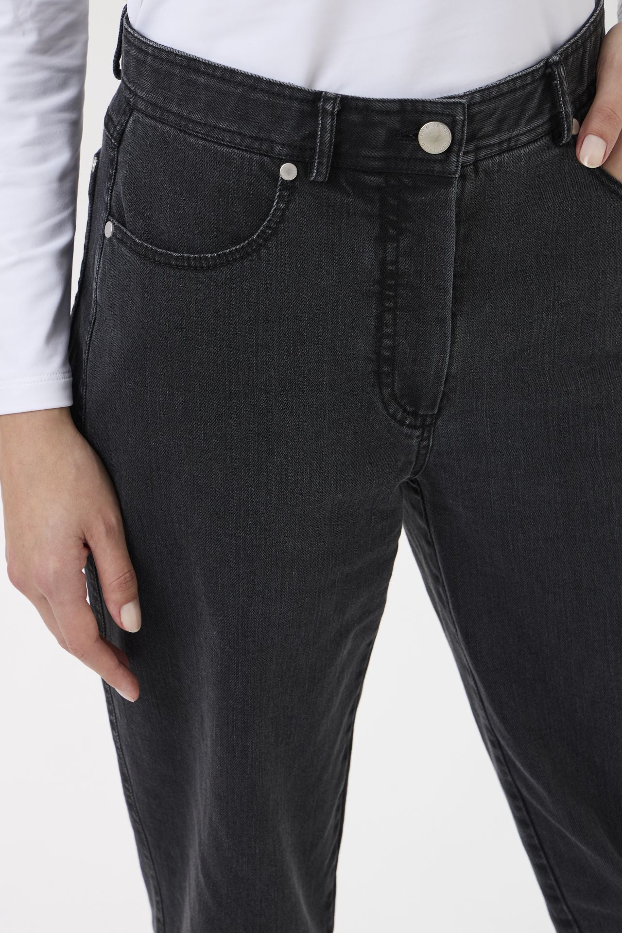 High Waisted Washed Tapered Jeans - 4014 Black