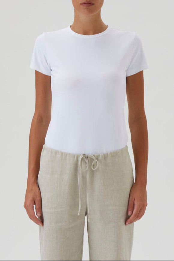 Short-Sleeve Fitted T-Shirt in Nair - White