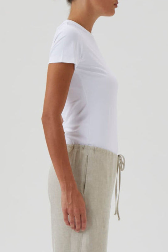 Short-Sleeve Fitted T-Shirt in Nair - White