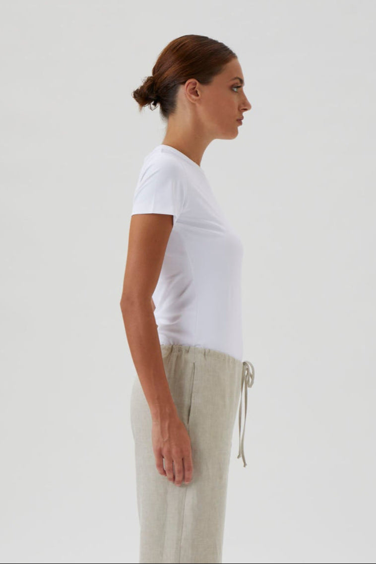 Short-Sleeve Fitted T-Shirt in Nair - White