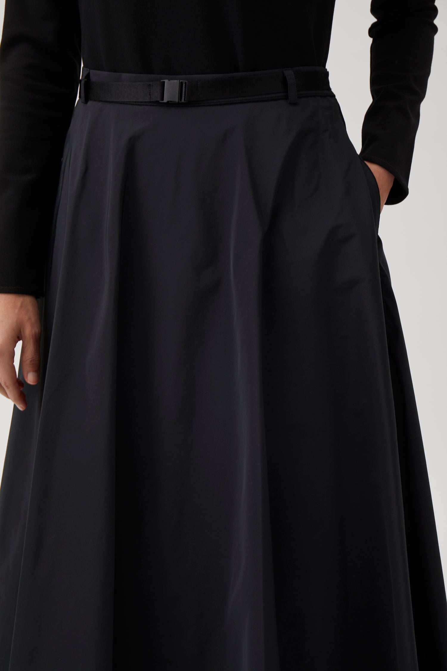 Wide skirt with belt - Black