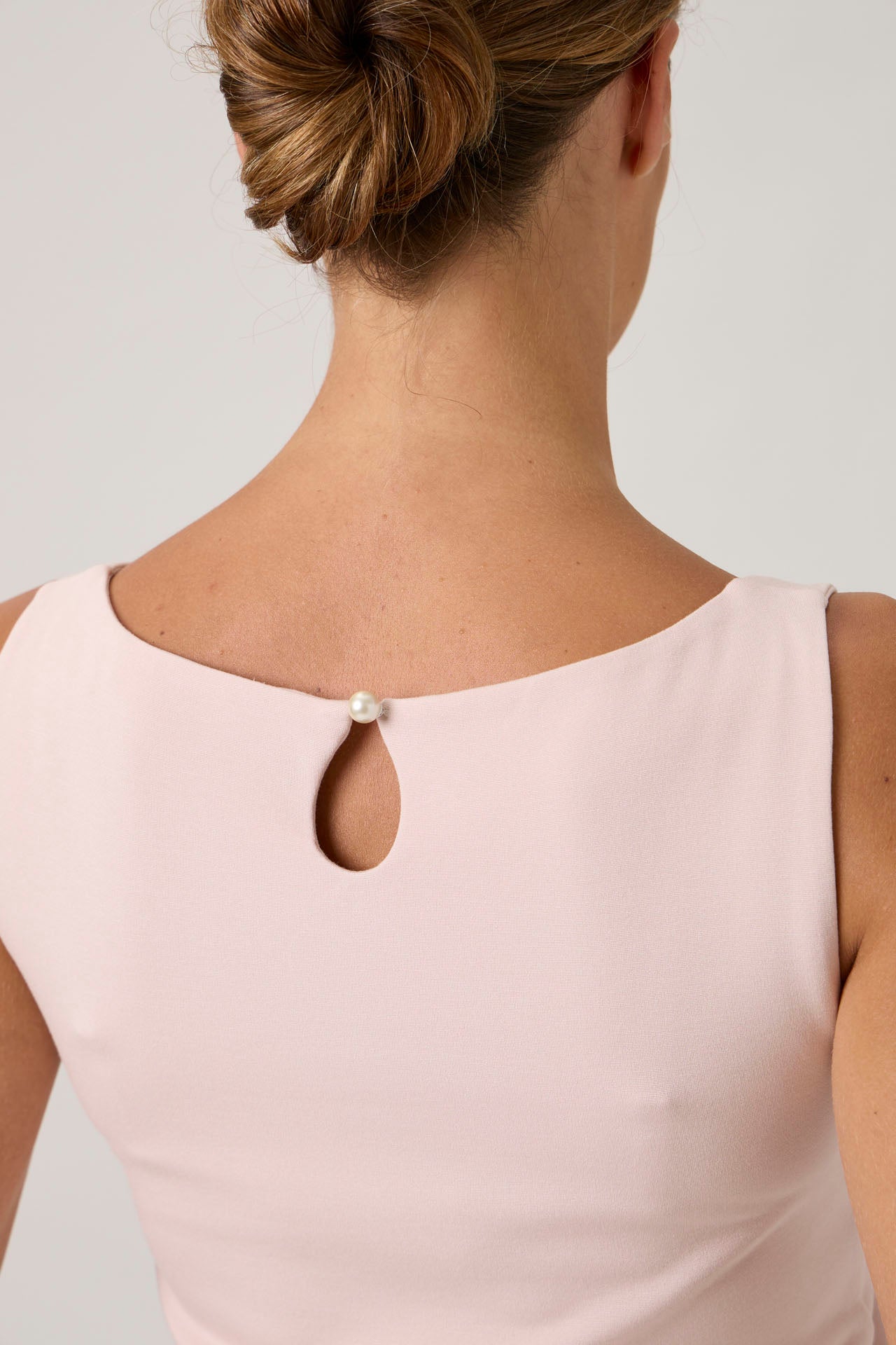 Sleeveless Tank Top with a back pearl detail - Rosa