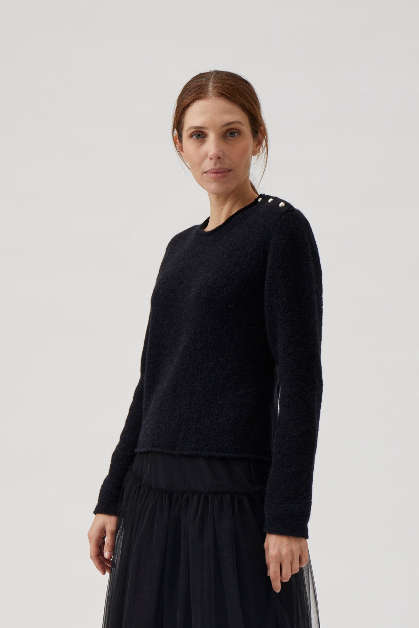 Sweater with pearl buttons on shoulder - Black