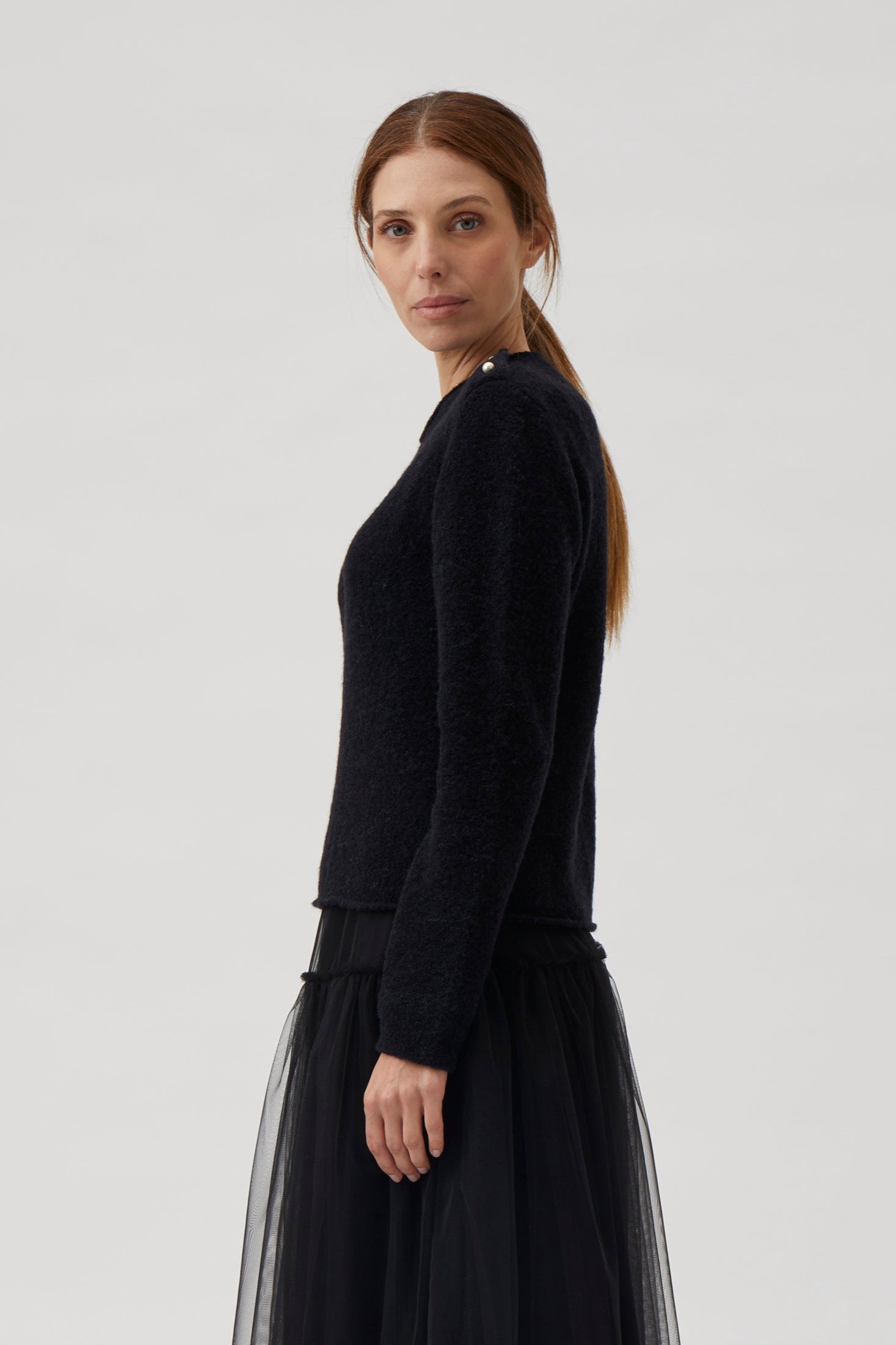 Sweater with pearl buttons on shoulder - Black