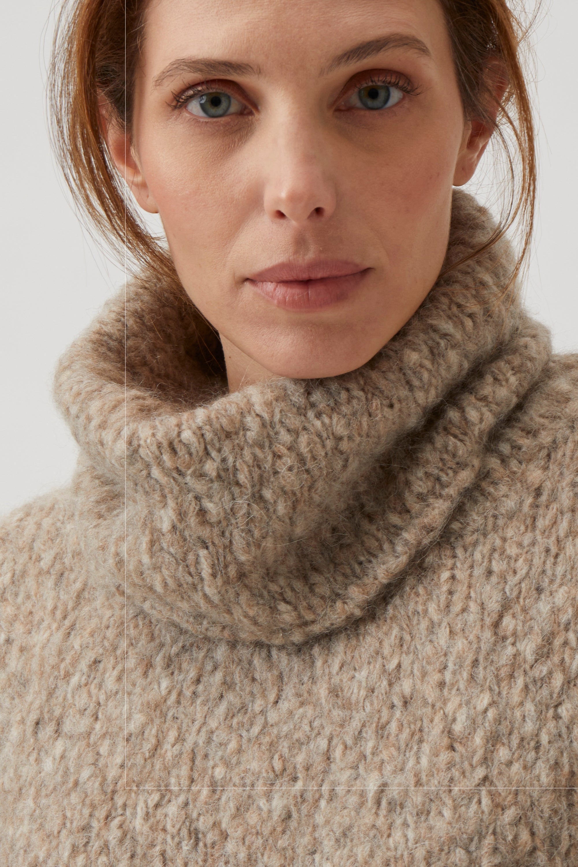 Knitted collar in alpaca - Beige melange