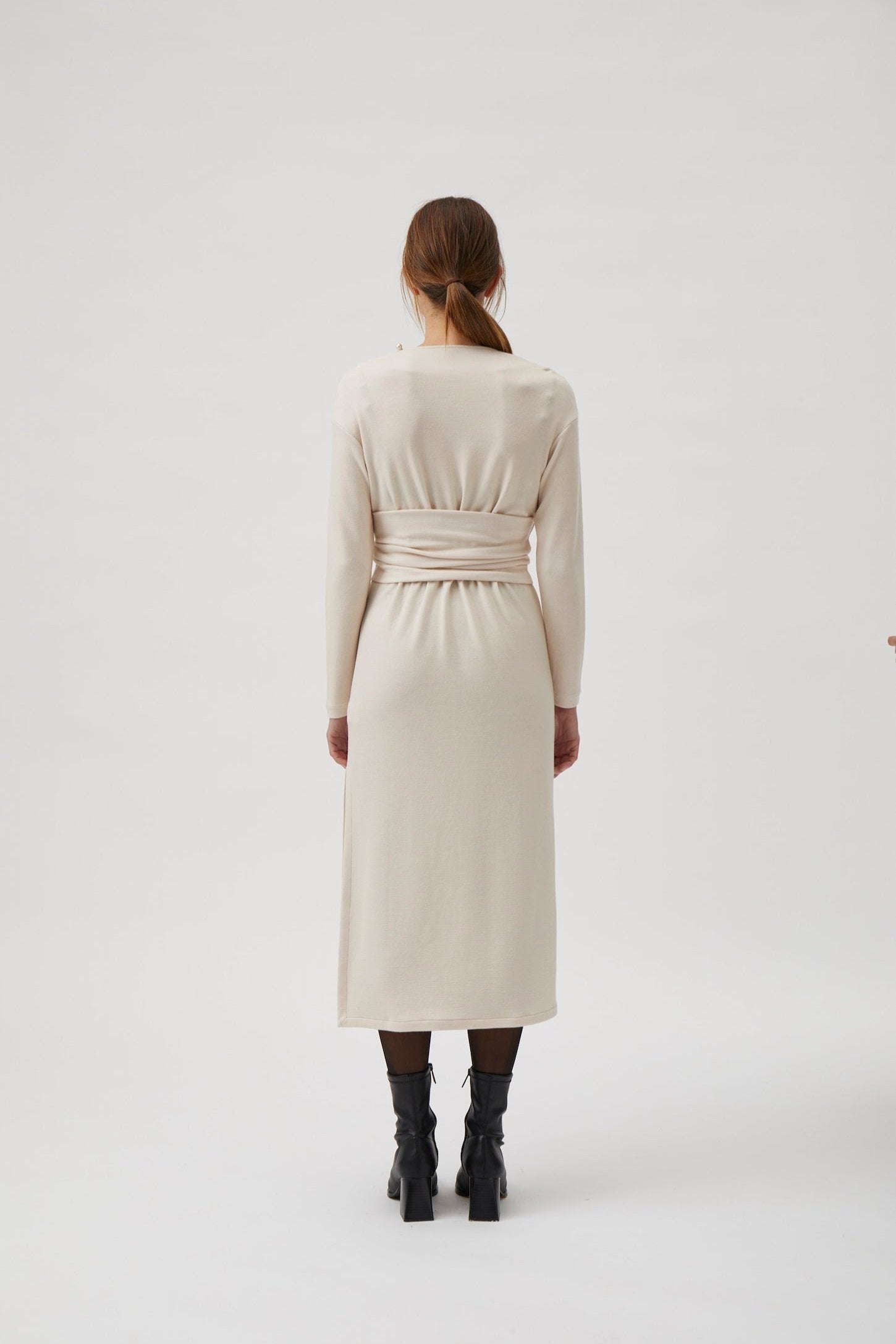 Medi dress with belt - Cream