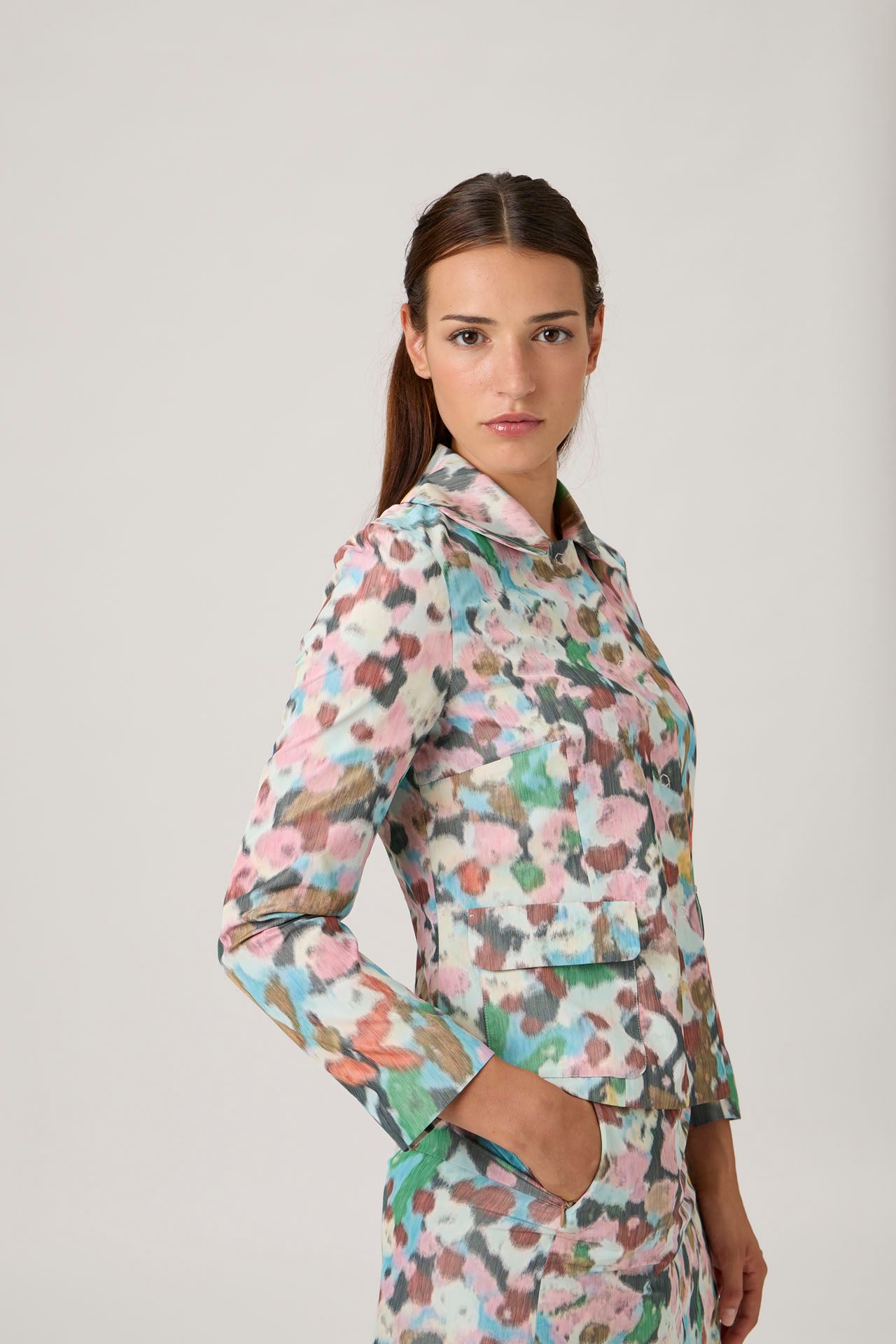 Chic Cropped Jacket - Flowers