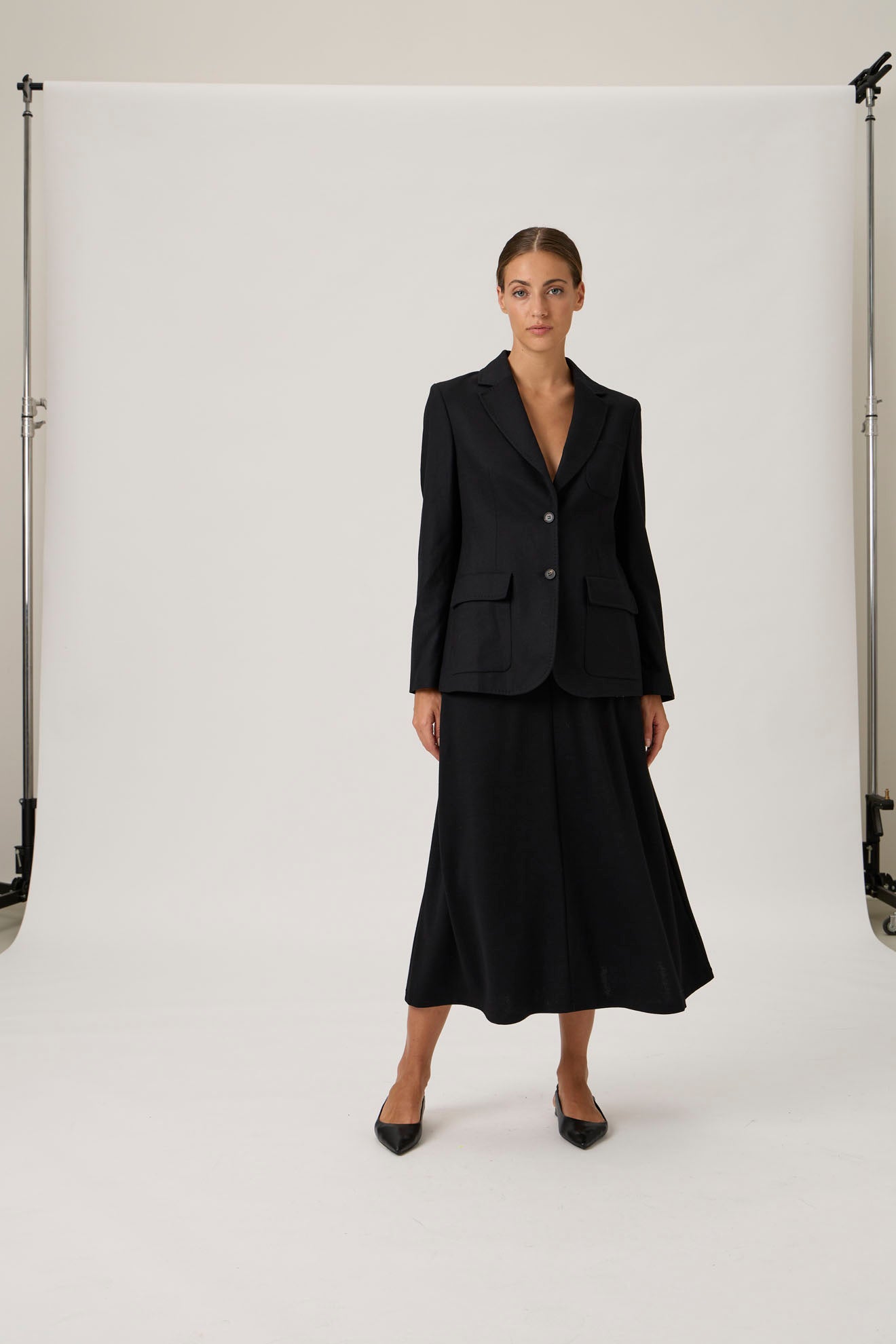 Chic Cropped Jacket - Black