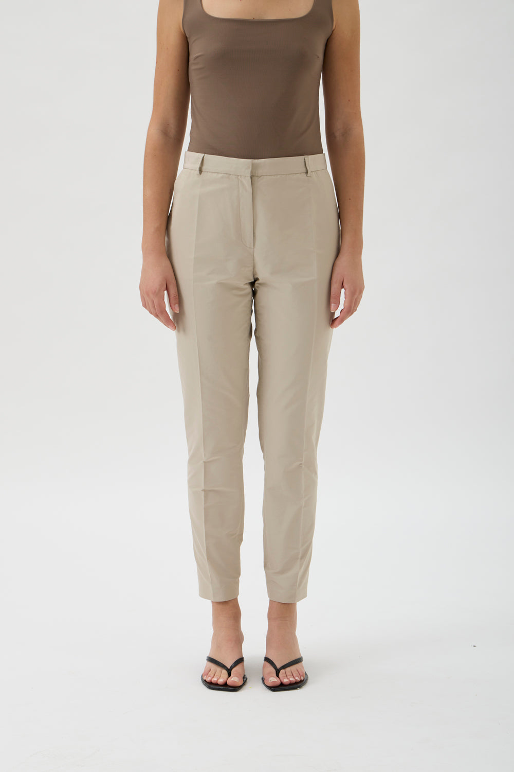 Classic Tapered Pants – 473 Canguro 473 BEIGE