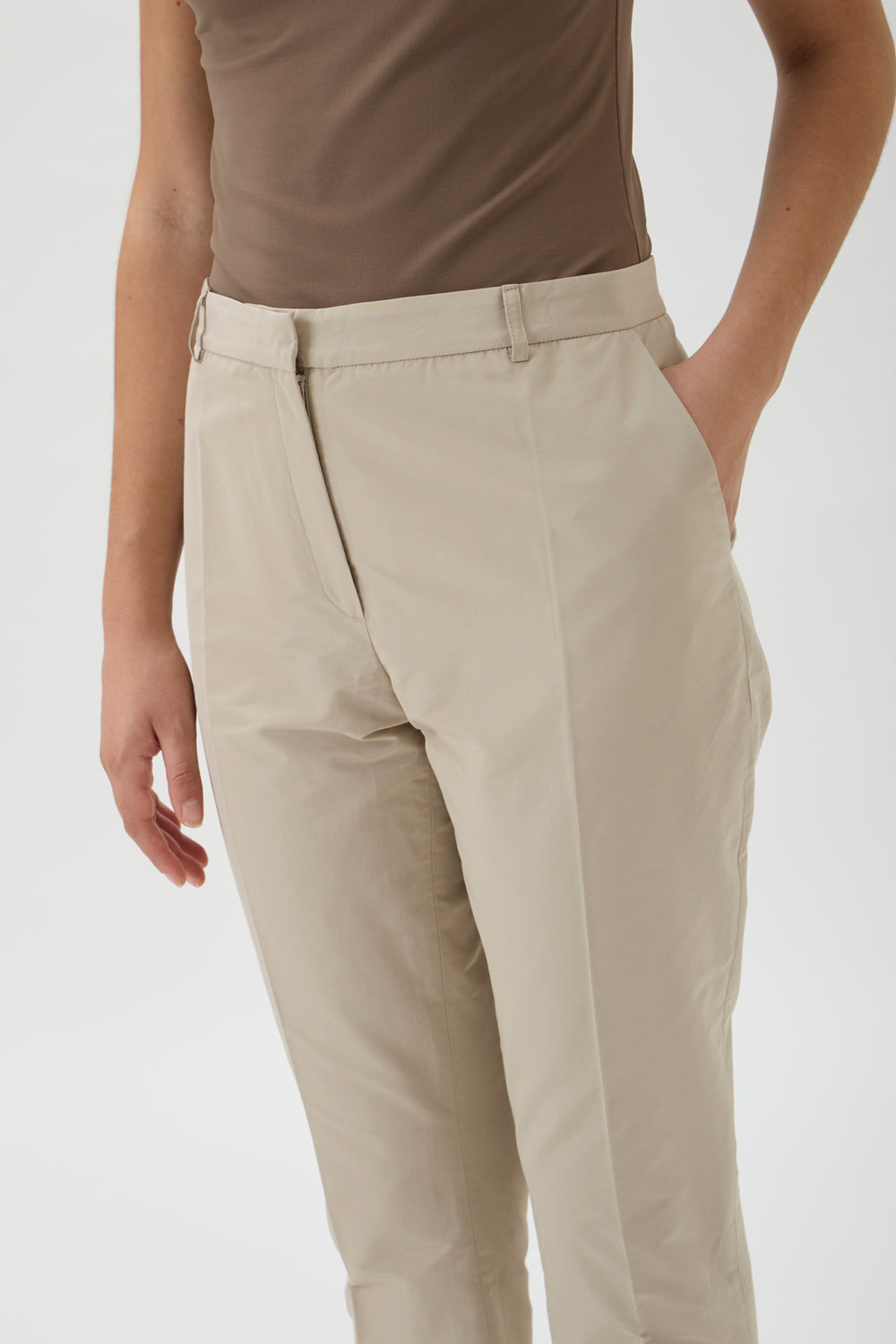 Classic Tapered Pants – 473 Canguro 473 BEIGE