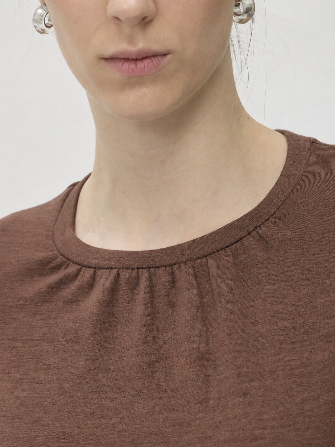 Blouse Wrinkled Neckline in Darfo – 1200 Ambra