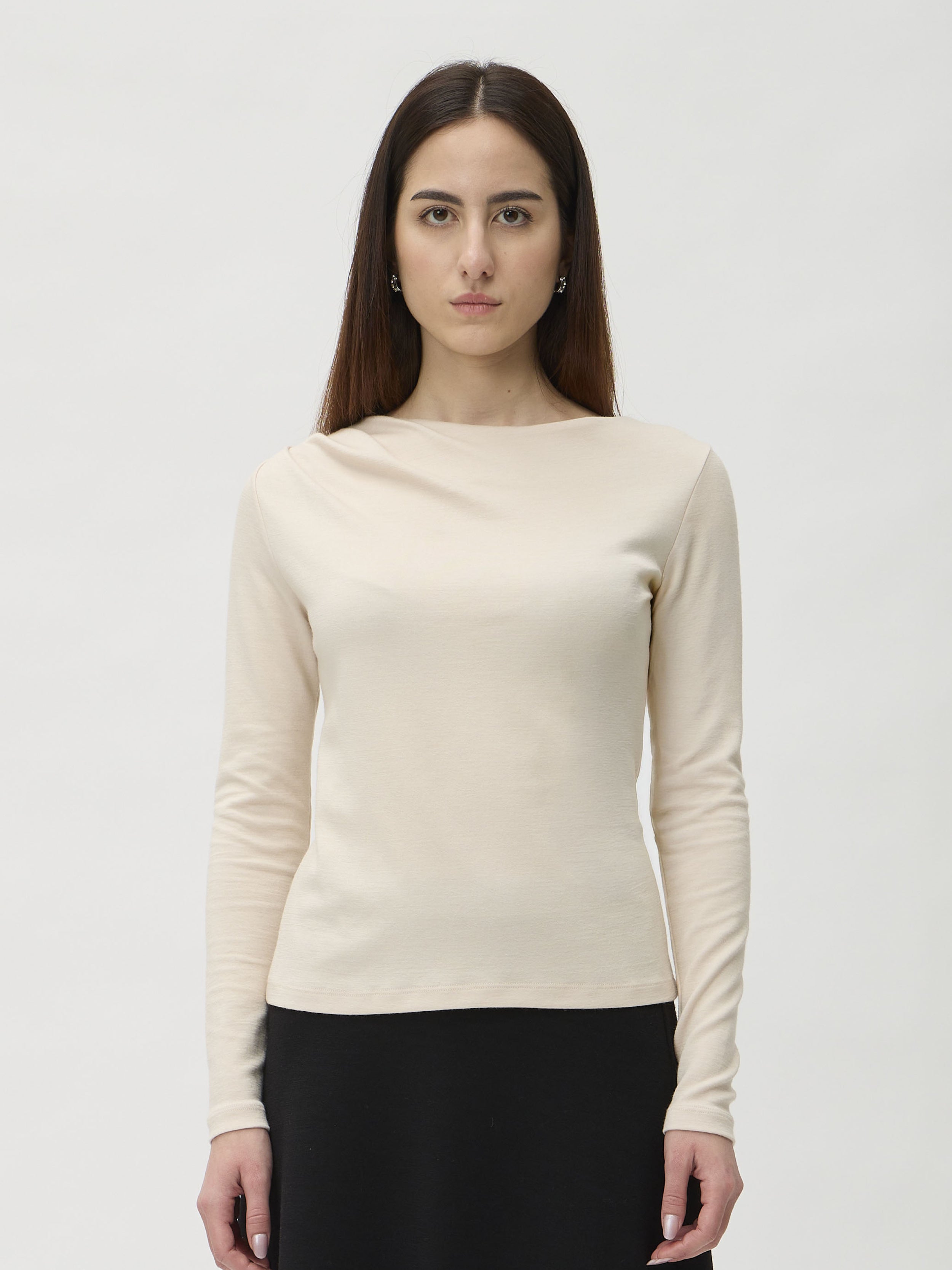 Blouse with Shoulder Pleats in Darfo 1201 Cream – model three-quarter side view showing shoulder pleat detail – ELISE GUG
