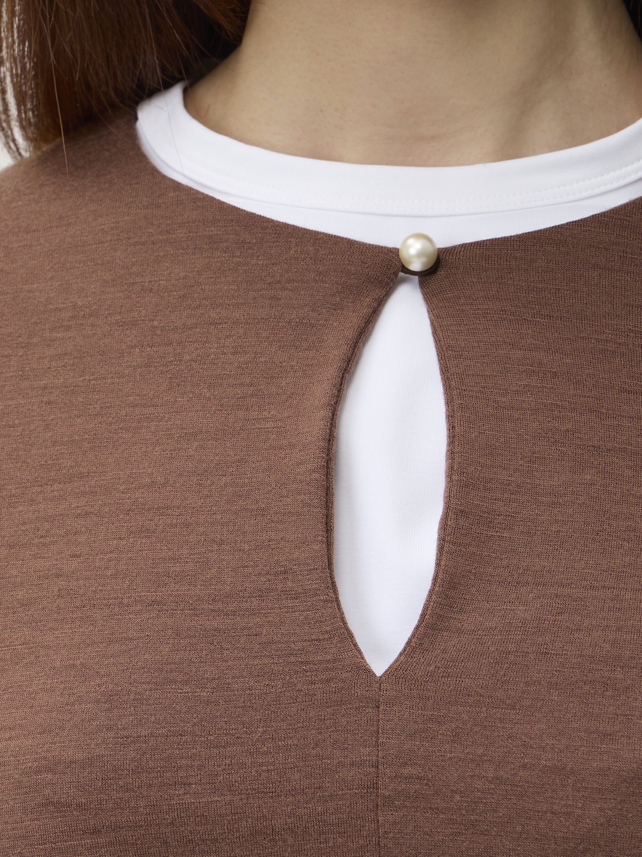 Blouse with Sleeve Ribbon in Darfo 1202 Ambra – keyhole neckline with pearl button detail