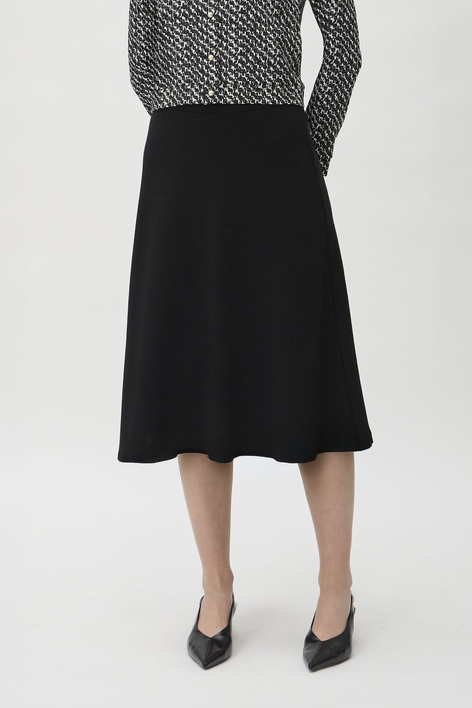 Flared Skirt in Darfo – 3365 Black
