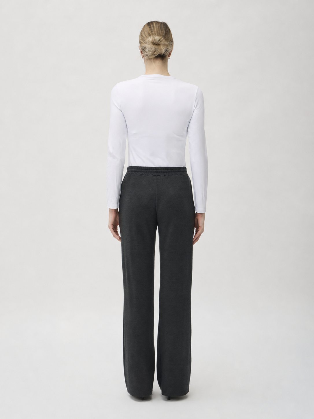 Straight-Legged Trousers in Darfo – 4026 Black