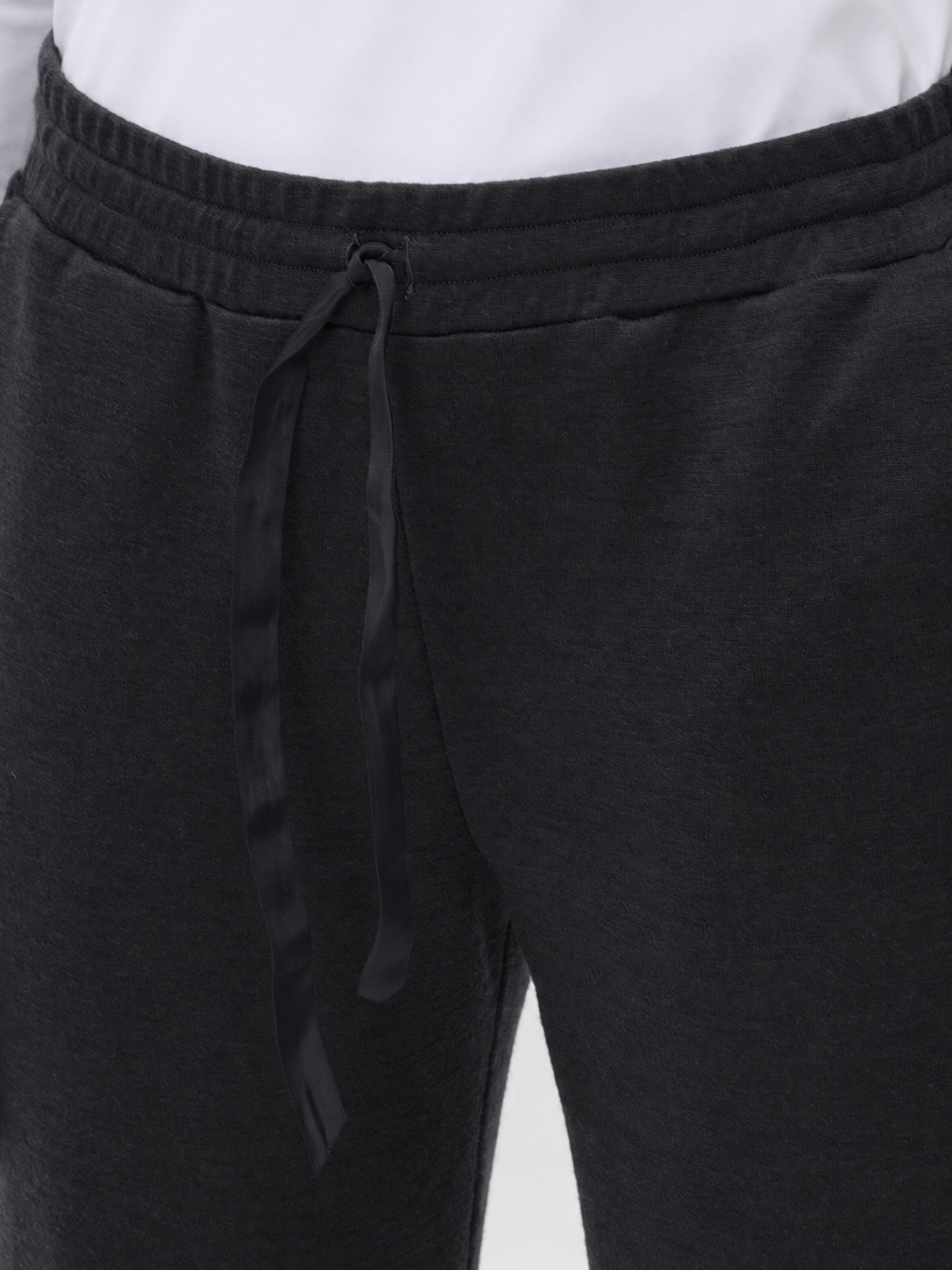 Straight-Legged Trousers in Darfo – 4026 Black