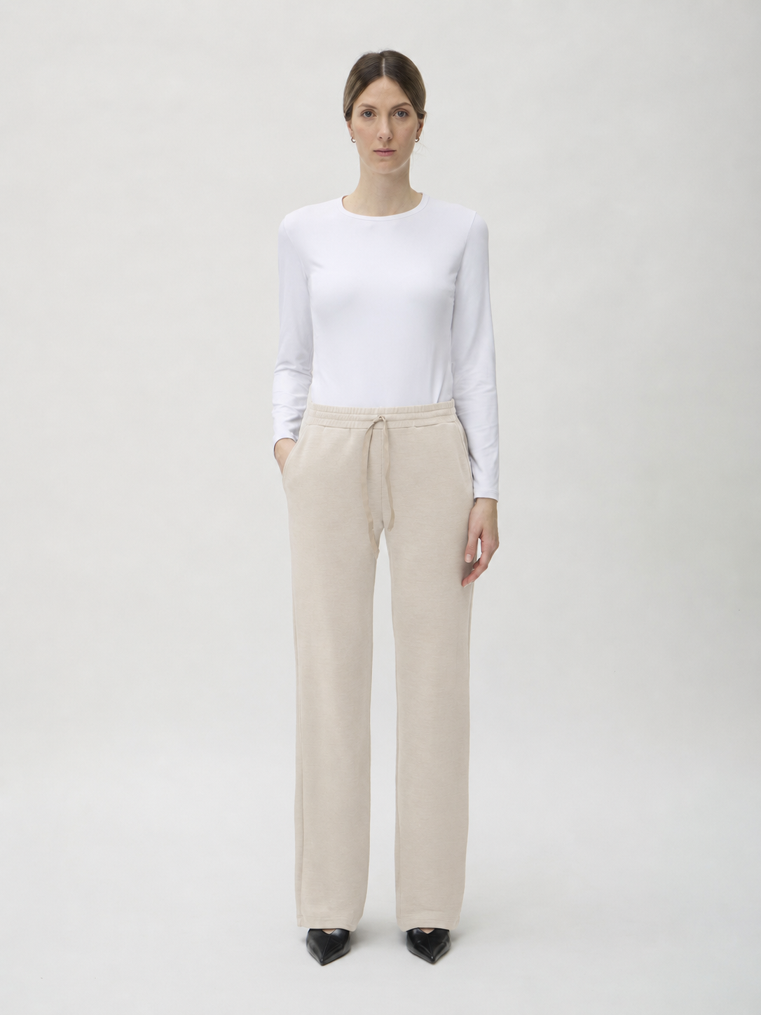 Straight-Legged Trousers in Darfo – 4026 Cream